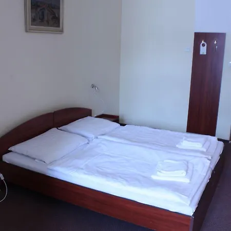 Kucera Hotel 3*
