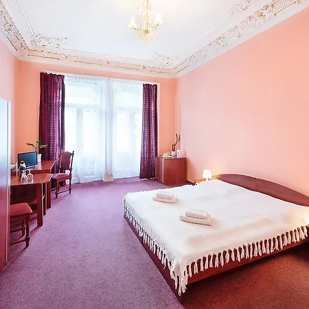 Kucera Hotel 3*